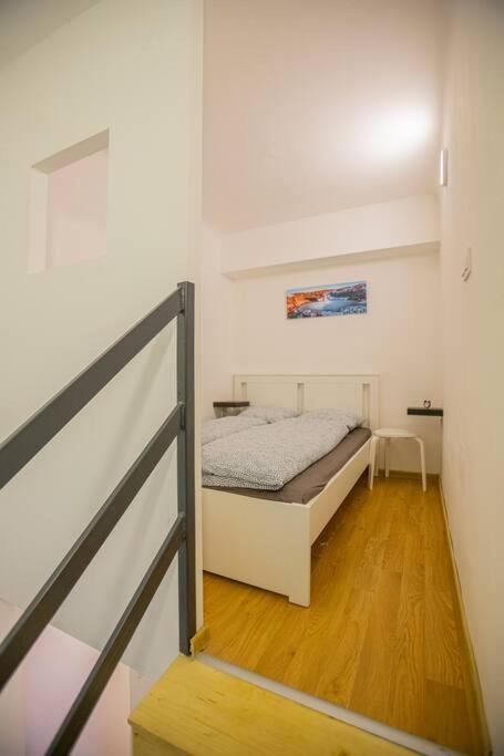 Cute Gallery Flat In Dob Str, Mars Будапеща Екстериор снимка